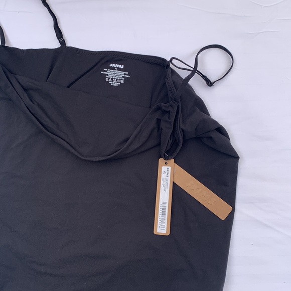 SKIMS bodysuit NWT - Picture 3 of 3